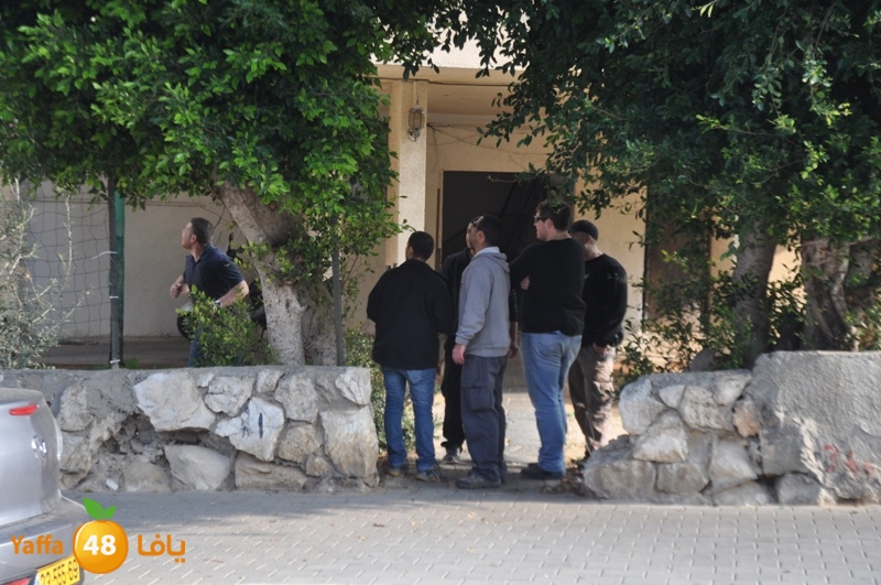 police searching 0115 (2).JPG